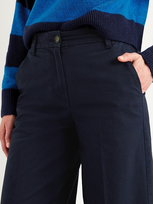 L'image numéro 6 présente Chino à jambe ultra-large à taille très haute