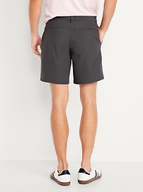 L'image numéro 2 présente Short chino Tech hybride, entrejambe de 20 cm