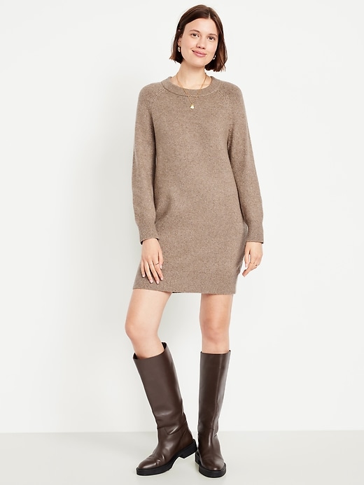 L'image numéro 1 présente Robe-chandail courte SoSoft