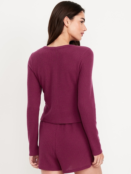 L'image numéro 2 présente Haut de nuit boutonné en tricot gaufré