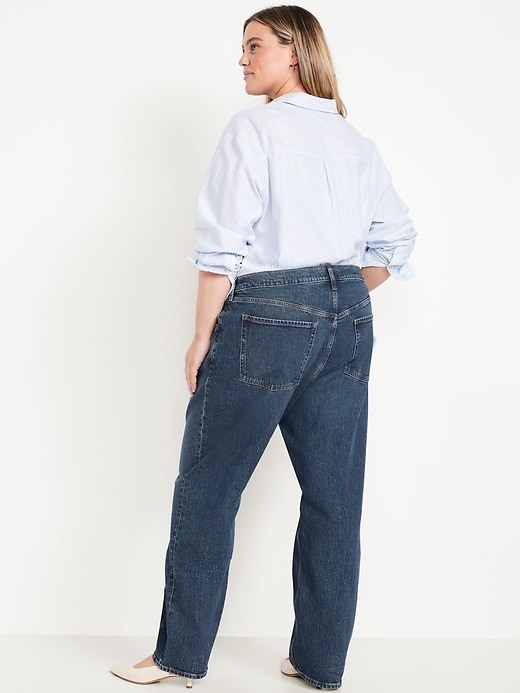 L'image numéro 7 présente Jean coupe droite détendue à taille basse moyenne