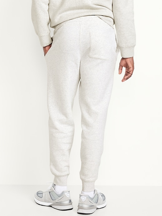 L'image numéro 2 présente Pantalon de jogging effilé en coton ouaté à logo