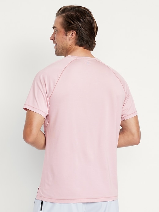 L'image numéro 2 présente T-shirt Performance étroit à fentes