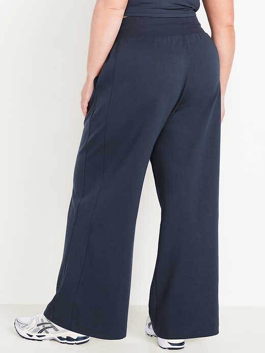 Image number 6 showing, Extra High-Waisted Dynamic Fleece Wide-Leg Sweatpants