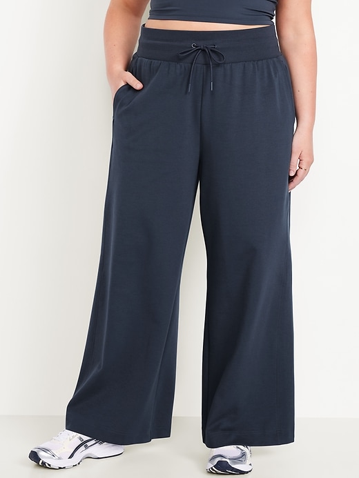 Image number 5 showing, Extra High-Waisted Dynamic Fleece Wide-Leg Sweatpants