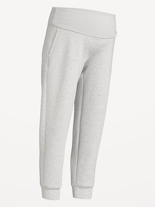 L'image numéro 6 présente Pantalon de jogging en molleton raffiné à taille rabattable de maternité