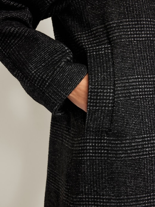 L'image numéro 5 présente Manteau hydrorésistant boutonné sur le devant