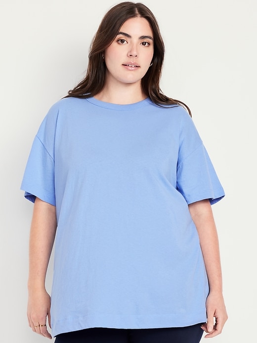 L'image numéro 3 présente T-shirt tunique passe-partout surdimensionné