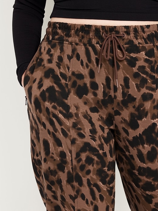 Image number 3 showing, High-Waisted Dynamic Fleece Sweatpants