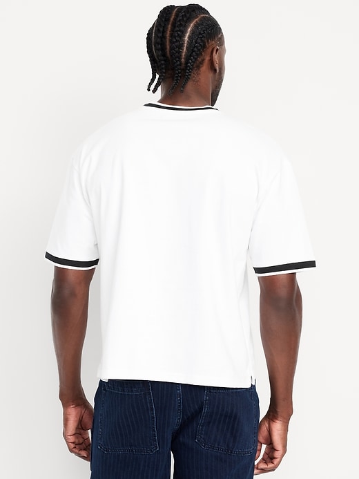 Image number 2 showing, Heavyweight Cropped V-Neck T-Shirt
