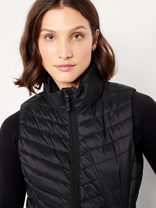 L'image numéro 7 présente Gilet rembourré hydrorésistant repliable