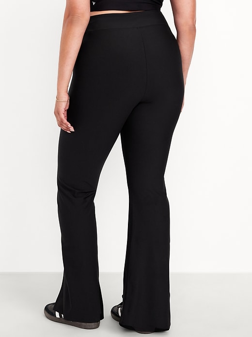 L'image numéro 8 présente Legging PowerSoft évasé à ourlet fendu et à taille très haute