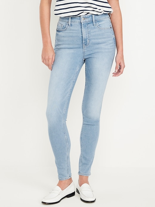 L'image numéro 2 présente Jean Rockstar super ajusté à Extensibilité 360° à taille très haute