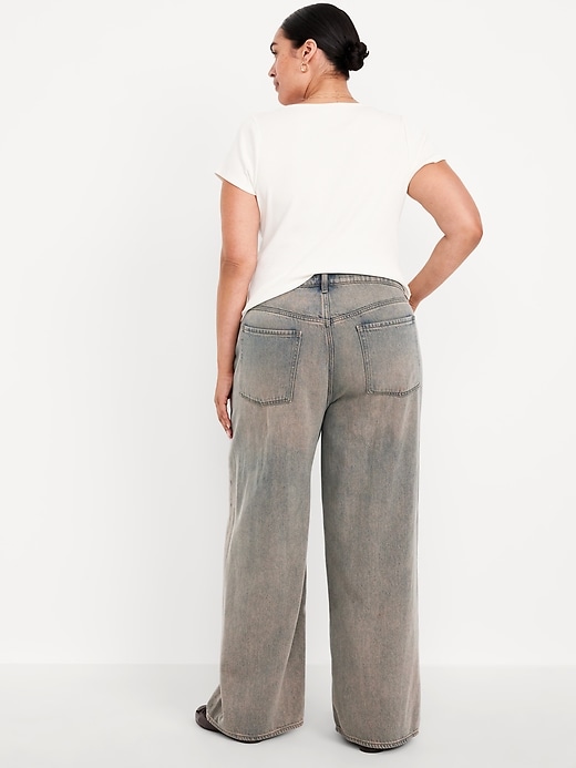 L'image numéro 7 présente Jean coupe généreuse jambe large à taille haute