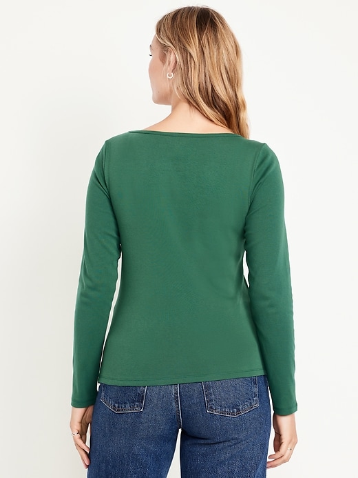L'image numéro 5 présente T-shirt ajusté à manches longues et à encolure bateau