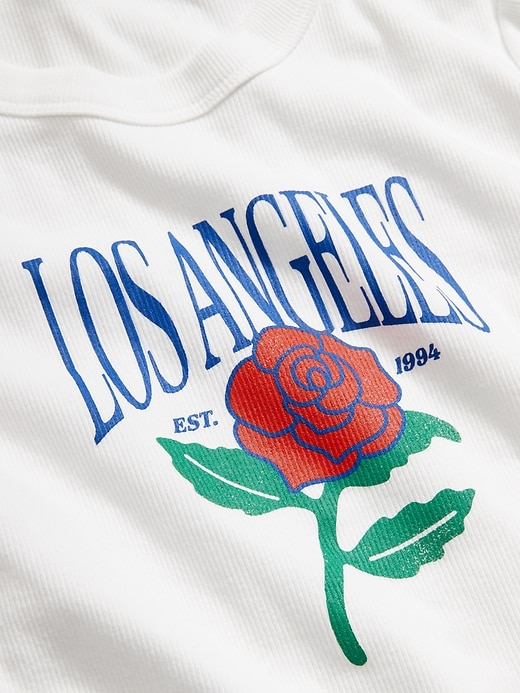 L'image numéro 2 présente T-shirt moulant à imprimé