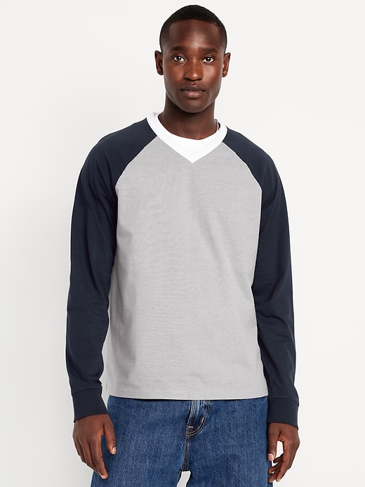 Image number 1 showing, Heavyweight V-Neck Raglan T-Shirt