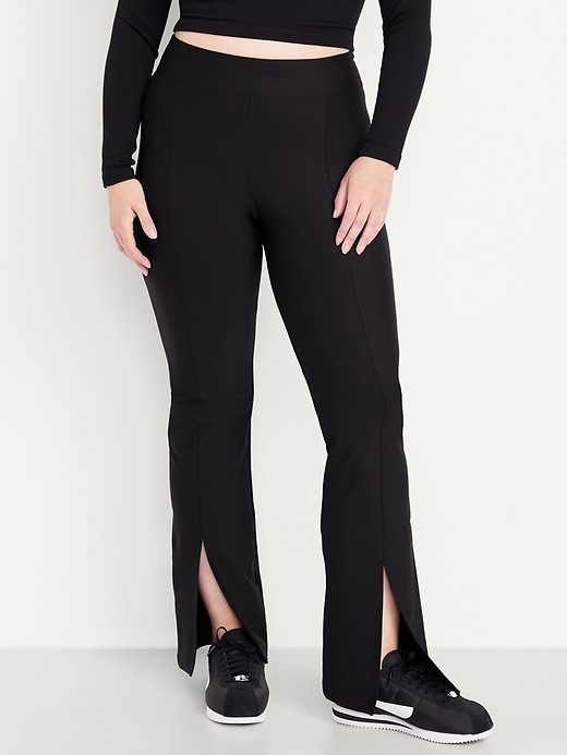 L'image numéro 5 présente Legging PowerSoft évasé à ourlet fendu et à taille très haute