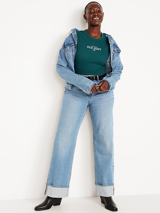 L'image numéro 2 présente T-shirt moulant à logo imprimé