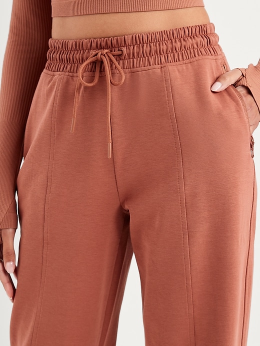 Image number 3 showing, High-Waisted Dynamic Fleece Sweatpants