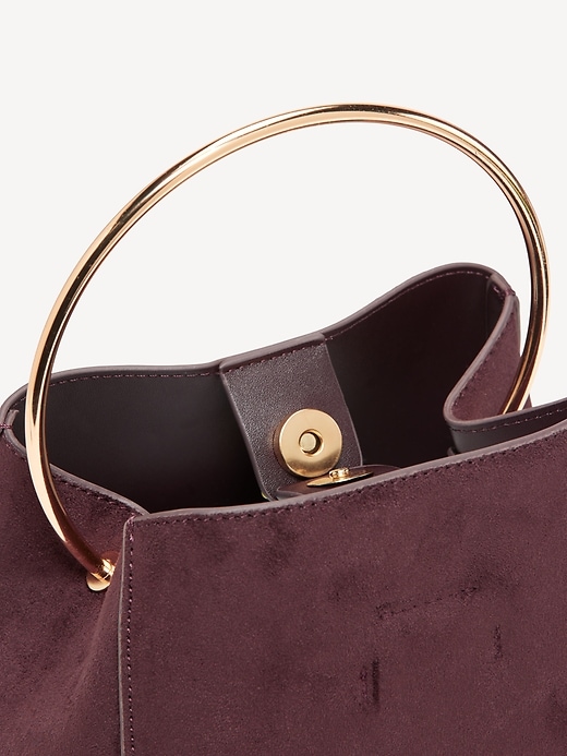 L'image numéro 3 présente Sac bracelet romantique