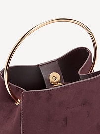 L'image numéro 3 présente Sac bracelet romantique