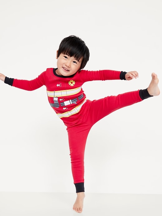L'image numéro 1 présente Pyjama à coupe ajustée à imprimé pour tout-petit et bébé
