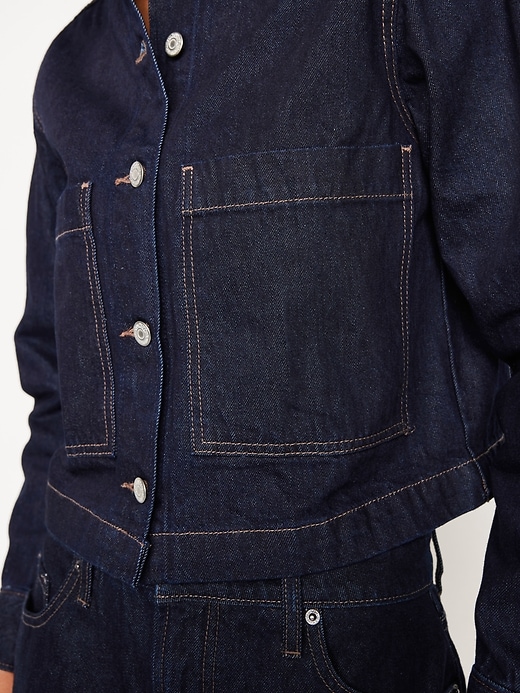 L'image numéro 4 présente Veste courte en denim