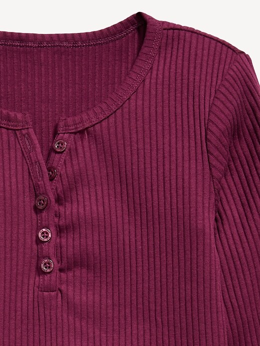 L'image numéro 4 présente Haut ajusté côtelé à manches longues pour fille