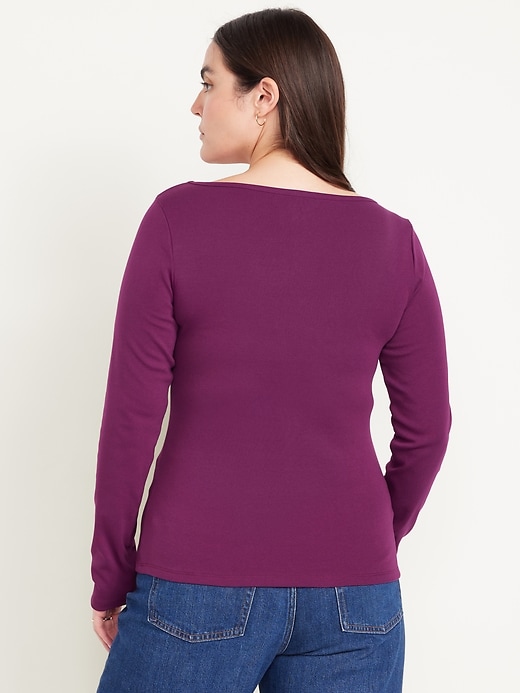 L'image numéro 6 présente T-shirt ajusté à manches longues et à encolure bateau