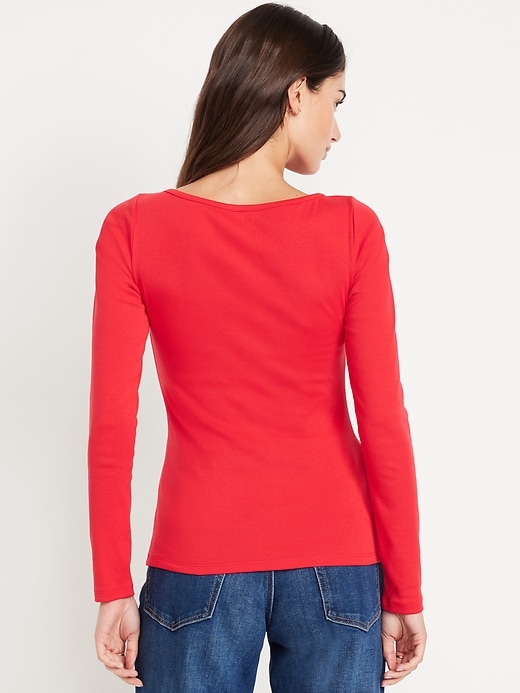 L'image numéro 2 présente T-shirt ajusté à manches longues et à encolure bateau