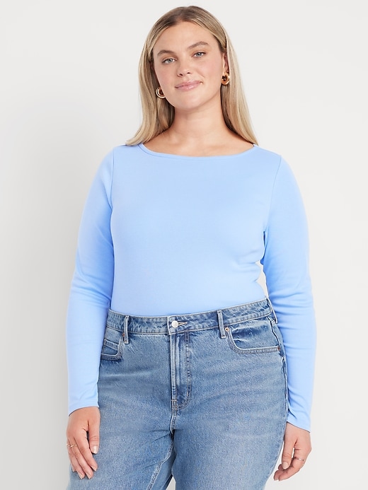 L'image numéro 7 présente T-shirt ajusté à manches longues et à encolure bateau