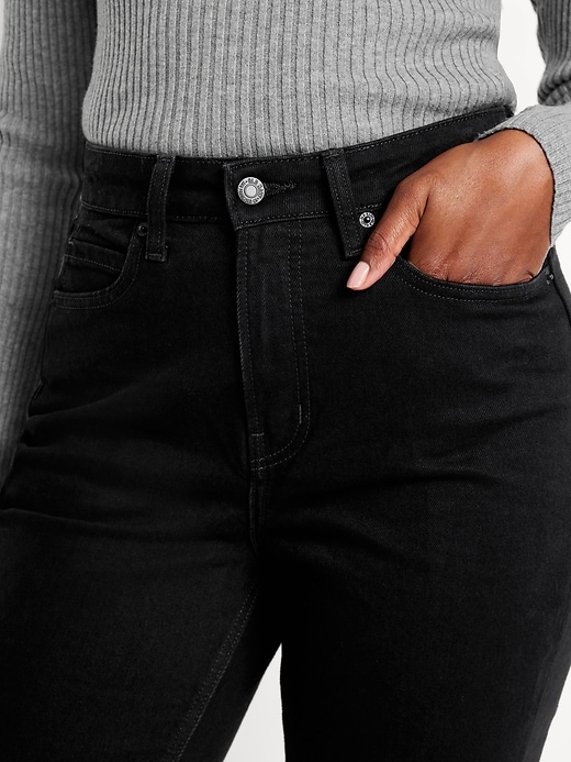 L'image numéro 4 présente Jean coupe droite profilée à taille très haute pour femme