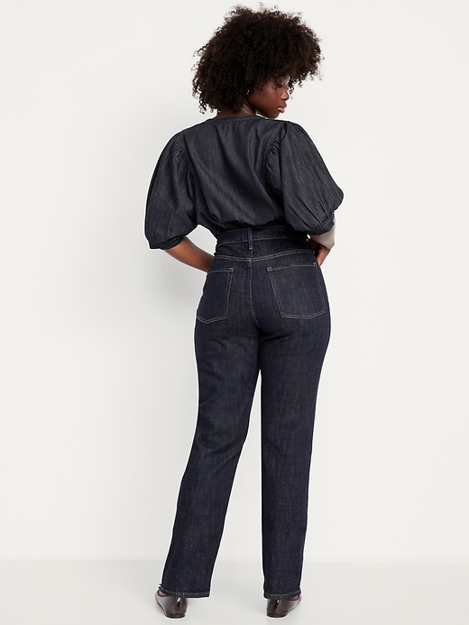 L'image numéro 5 présente Jean coupe droite profilée à taille très haute pour femme