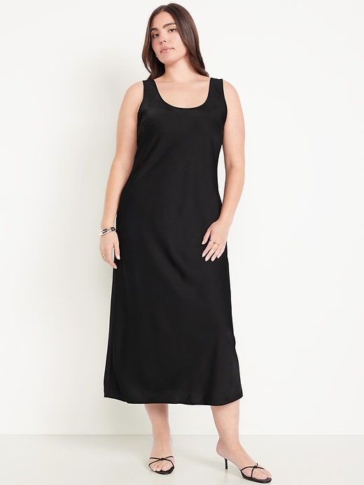 L'image numéro 6 présente Robe mi-longue sans manches en satin