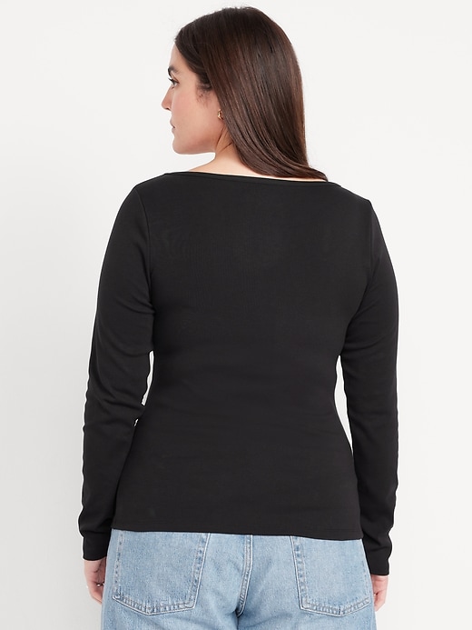 L'image numéro 6 présente T-shirt ajusté à manches longues et à encolure bateau