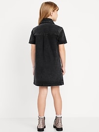 L'image numéro 2 présente Robe chemisier en denim à poches et à clous décoratifs pour fille