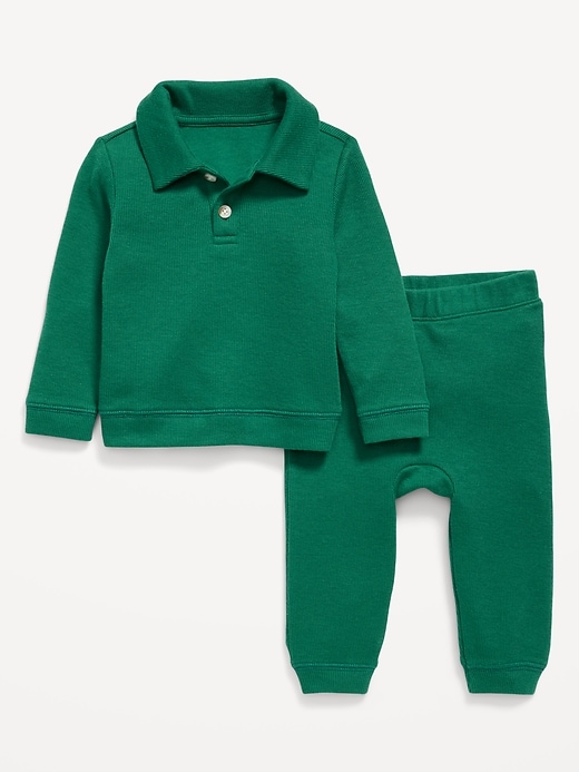 L'image numéro 1 présente Ensemble haut à col à manches longues et pantalon évasé en tricot côtelé pour bébé