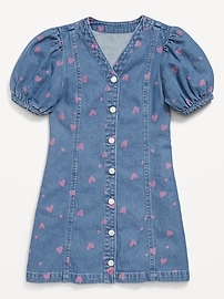 L'image numéro 3 présente Robe ajustée et évasée à manches courtes en denim à motif pour toute-petite fille