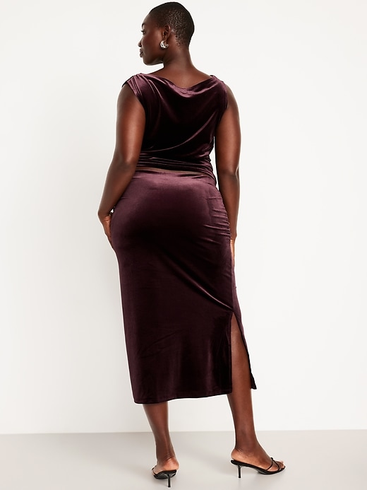 Image number 4 showing, High-Waisted Ruched Velvet Midi Skirt
