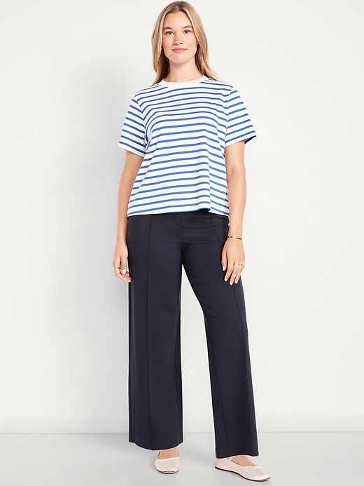 L'image numéro 7 présente Pantalon à jambe large Stevie à taille très haute