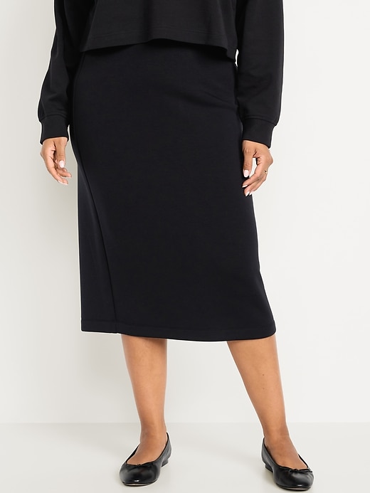 L'image numéro 6 présente Jupe mi-longue à taille très haute en molleton raffiné