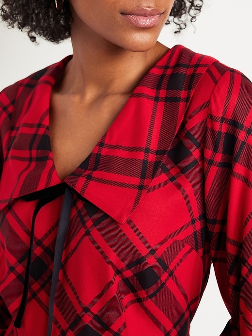Image number 4 showing, Fit & Flare Long-Sleeve Crepe Mini Dress