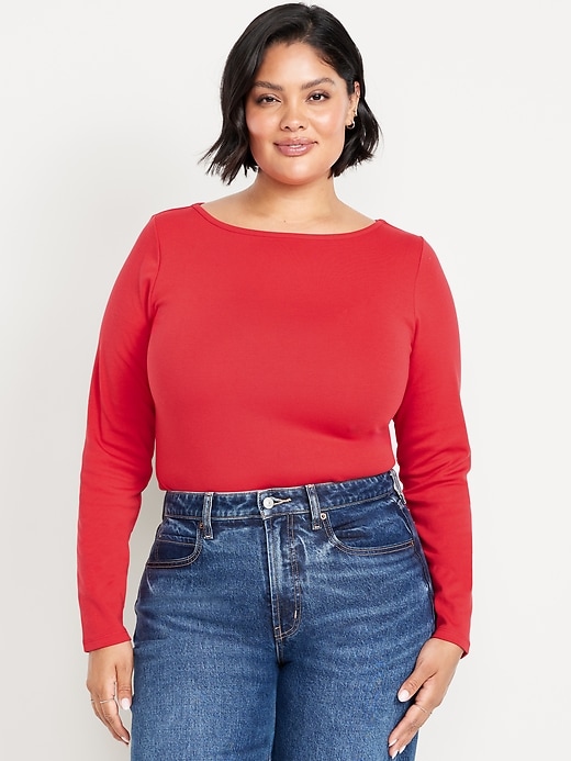 L'image numéro 7 présente T-shirt ajusté à manches longues et à encolure bateau