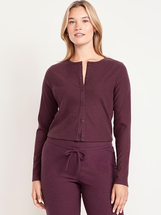 L'image numéro 5 présente Cardigan court en tricot côtelé