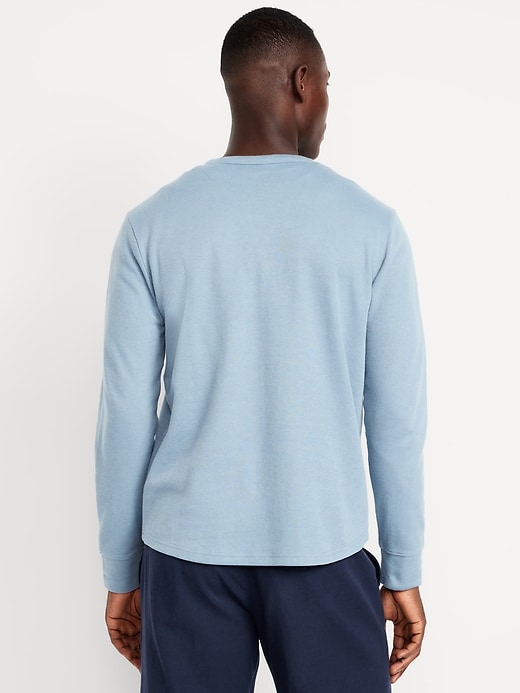 L'image numéro 2 présente T-shirt en tricot côtelé à manches longues