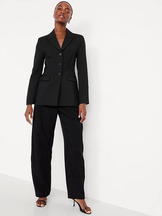 L'image numéro 3 présente Blazer ajusté boutonné sur le devant