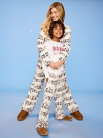 L'image numéro 5 présente Une-pièce Nuit ou jeu à pieds à glissière à double sens Old Navy x Disney© pour bébé