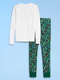 L'image numéro 2 présente Pyjama ajusté à imprimé Old Navy x Disney unisexe pour enfant