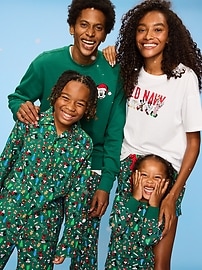 L'image numéro 4 présente Pyjama ajusté à imprimé Old Navy x Disney unisexe pour enfant
